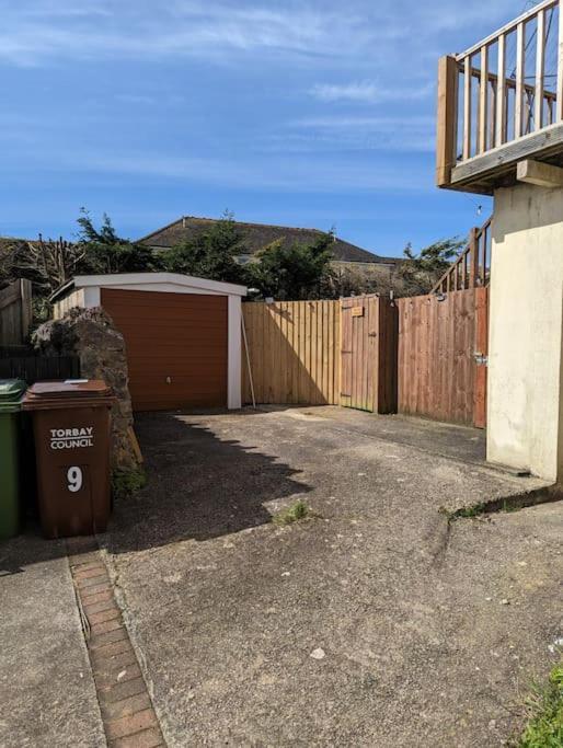 Spacious First Floor Family Flat, Sea View Apartment Torquay